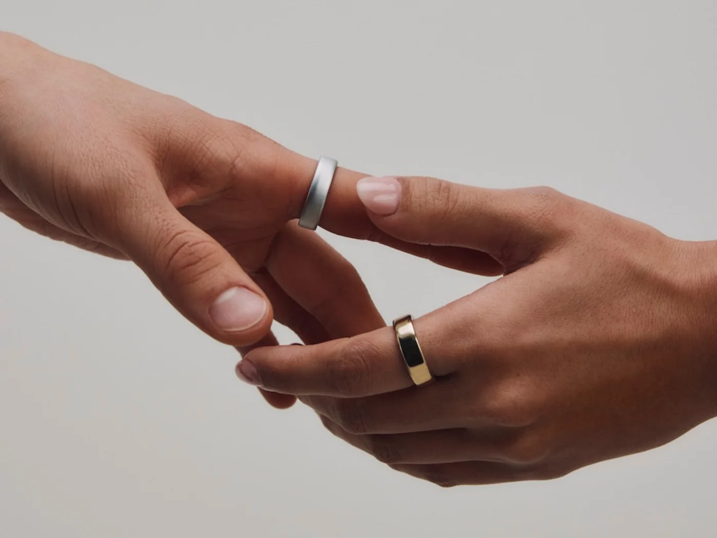 Oura Ring 5 · 核心差异